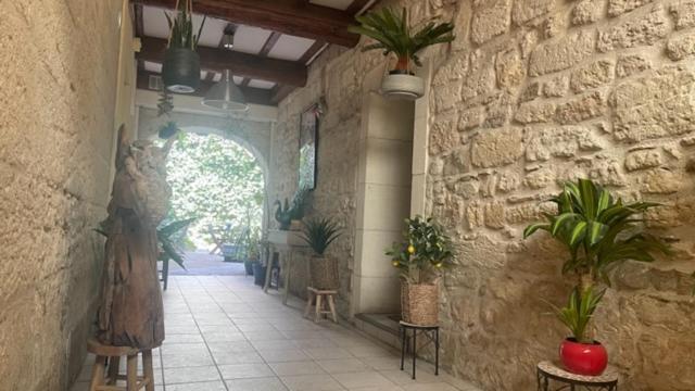 L'Isle Apartment Beaucaire  Exterior photo